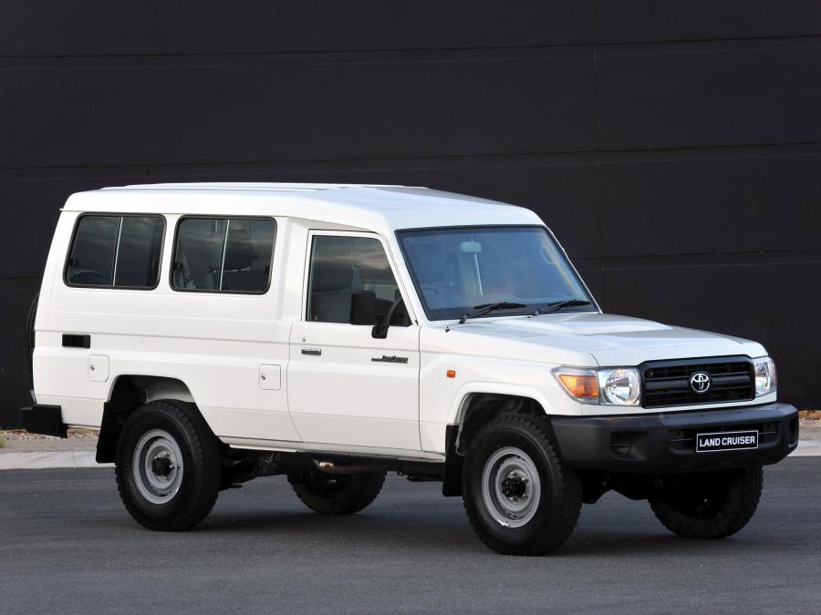  Toyota Land Cruiser 70 Wagon 2010 года  (ZA) (фото 17 из 21)
